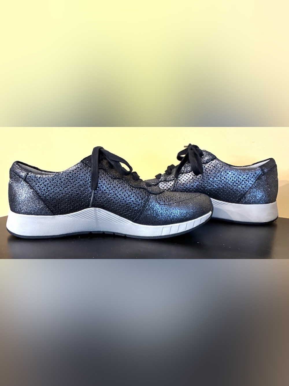Dansko Christina sneakers Lace Up black metallic leather SZ.39/US8.5-9 Women’s